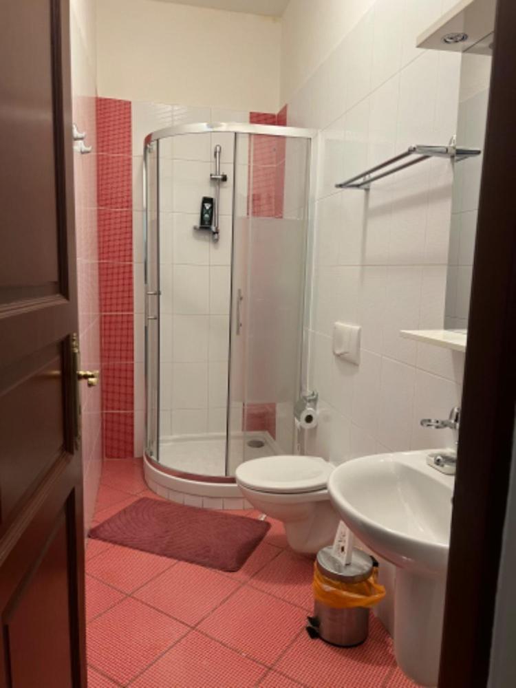 Apartment Moon Praha Bagian luar foto