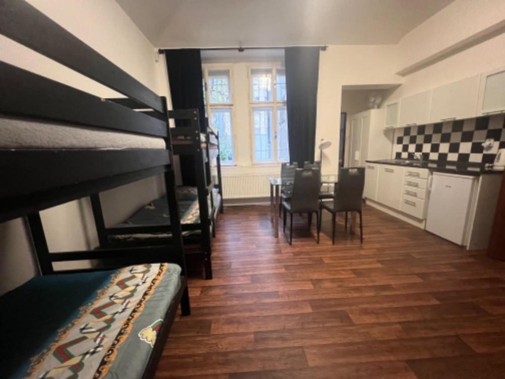 Apartment Moon Praha Bagian luar foto