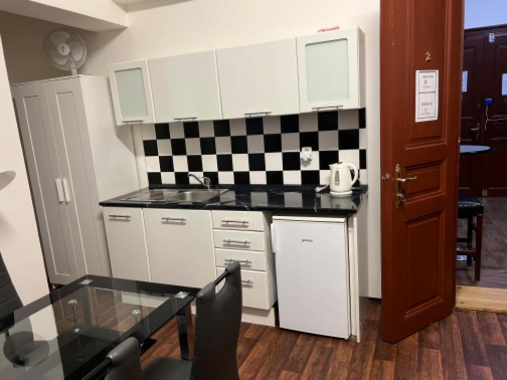 Apartment Moon Praha Bagian luar foto
