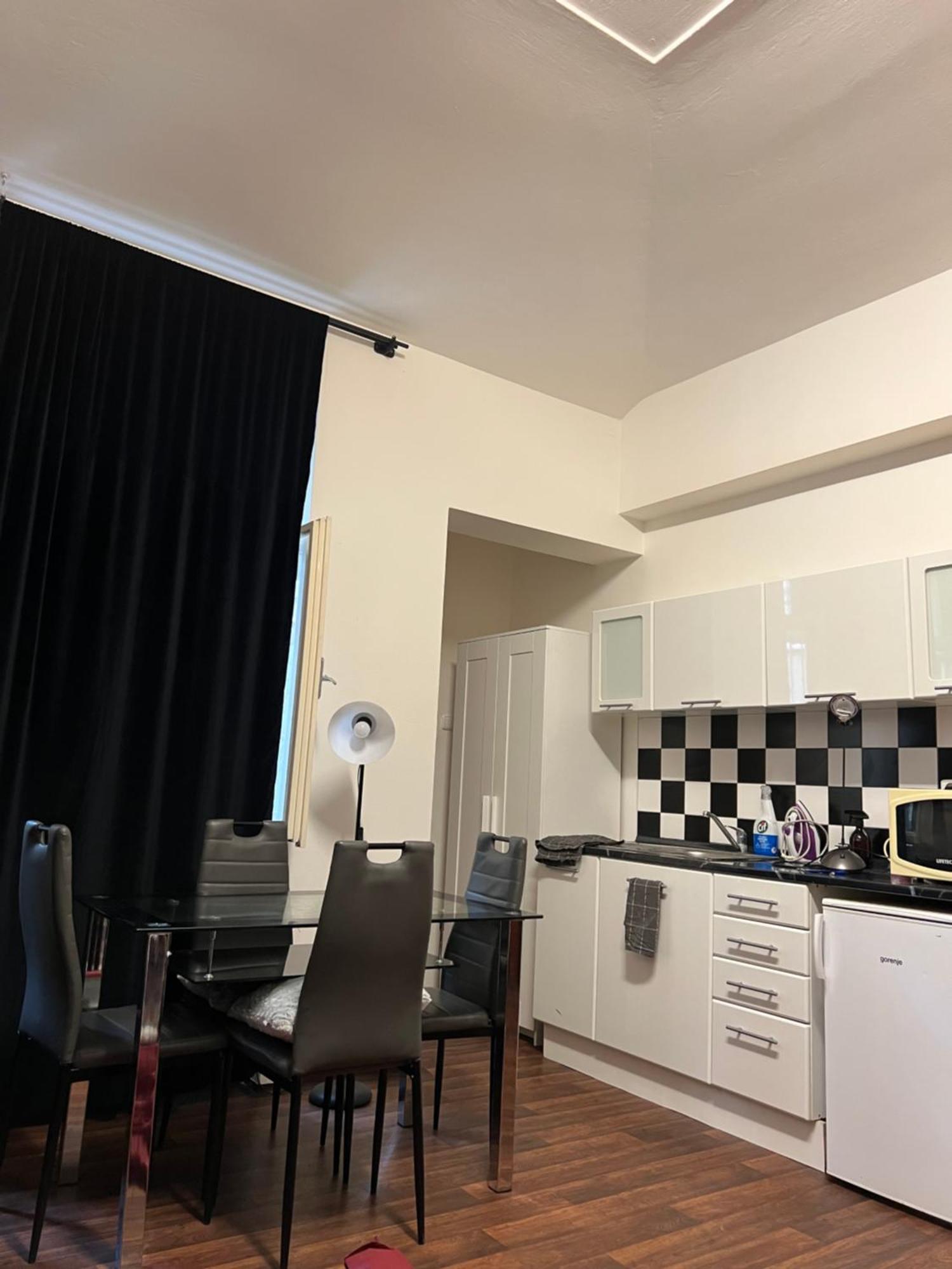 Apartment Moon Praha Bagian luar foto