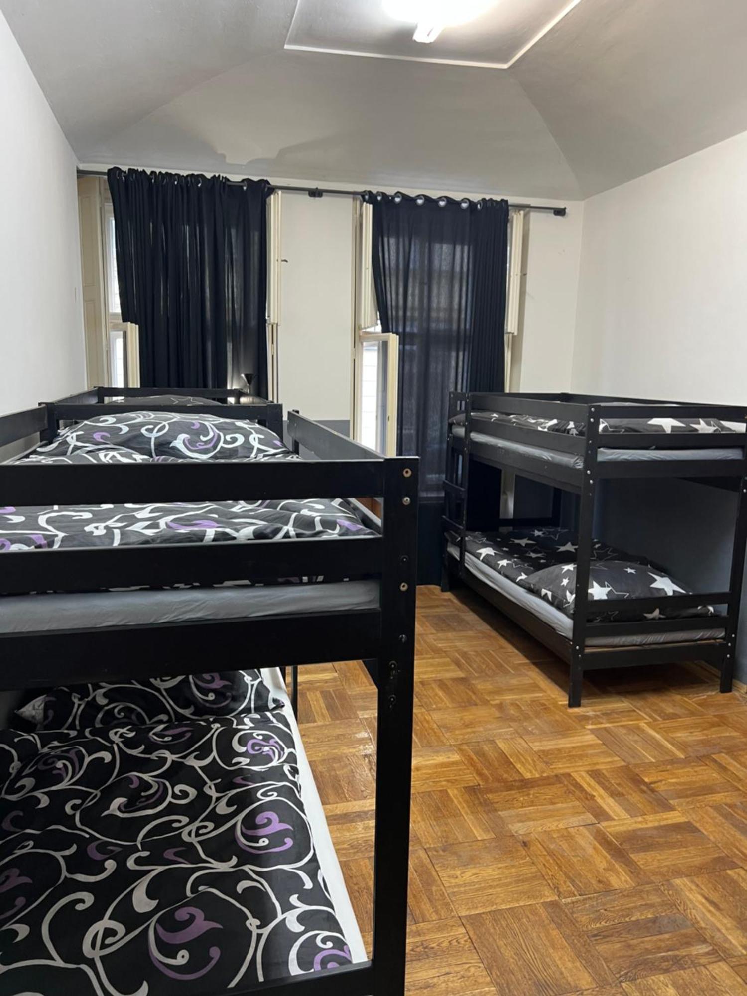 Apartment Moon Praha Bagian luar foto