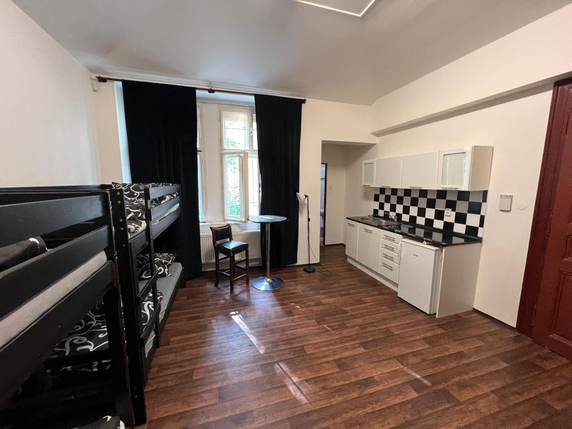 Apartment Moon Praha Bagian luar foto