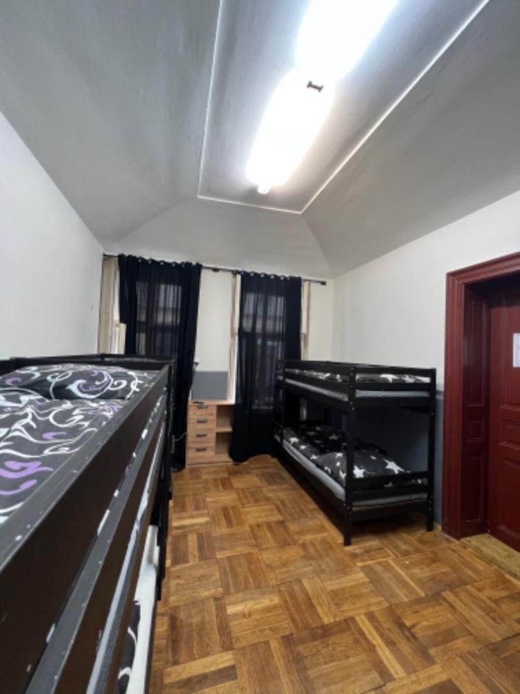Apartment Moon Praha Bagian luar foto